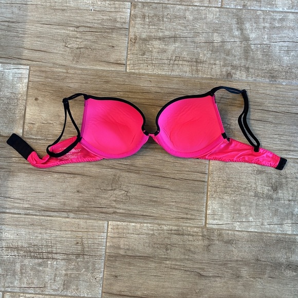 Victoria’s Secret, pink and black lace push-up bra.  Size 32B - Picture 3 of 3